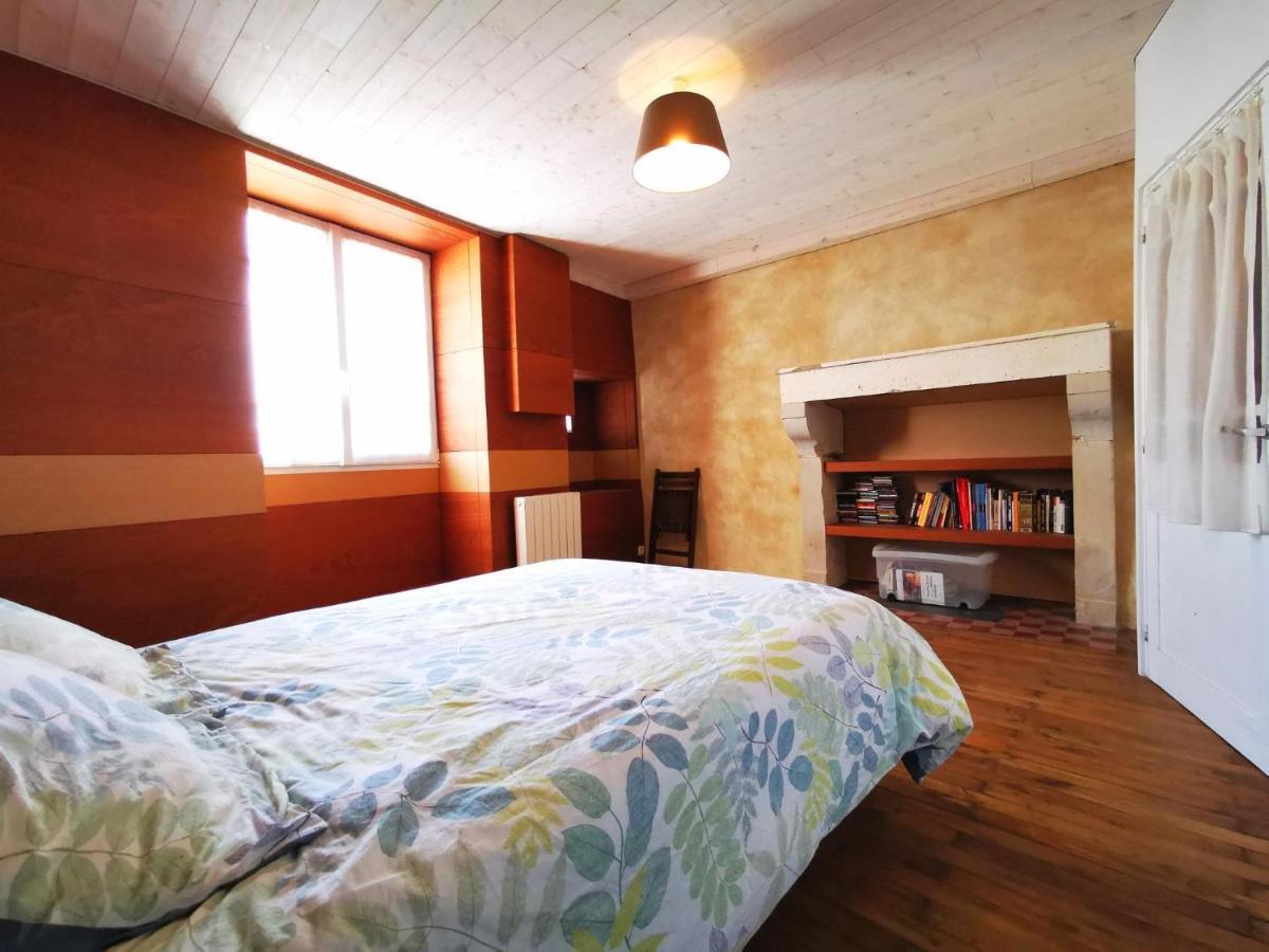 La Maison De Thomas Saint-Amant-de-Boixe Esterno foto